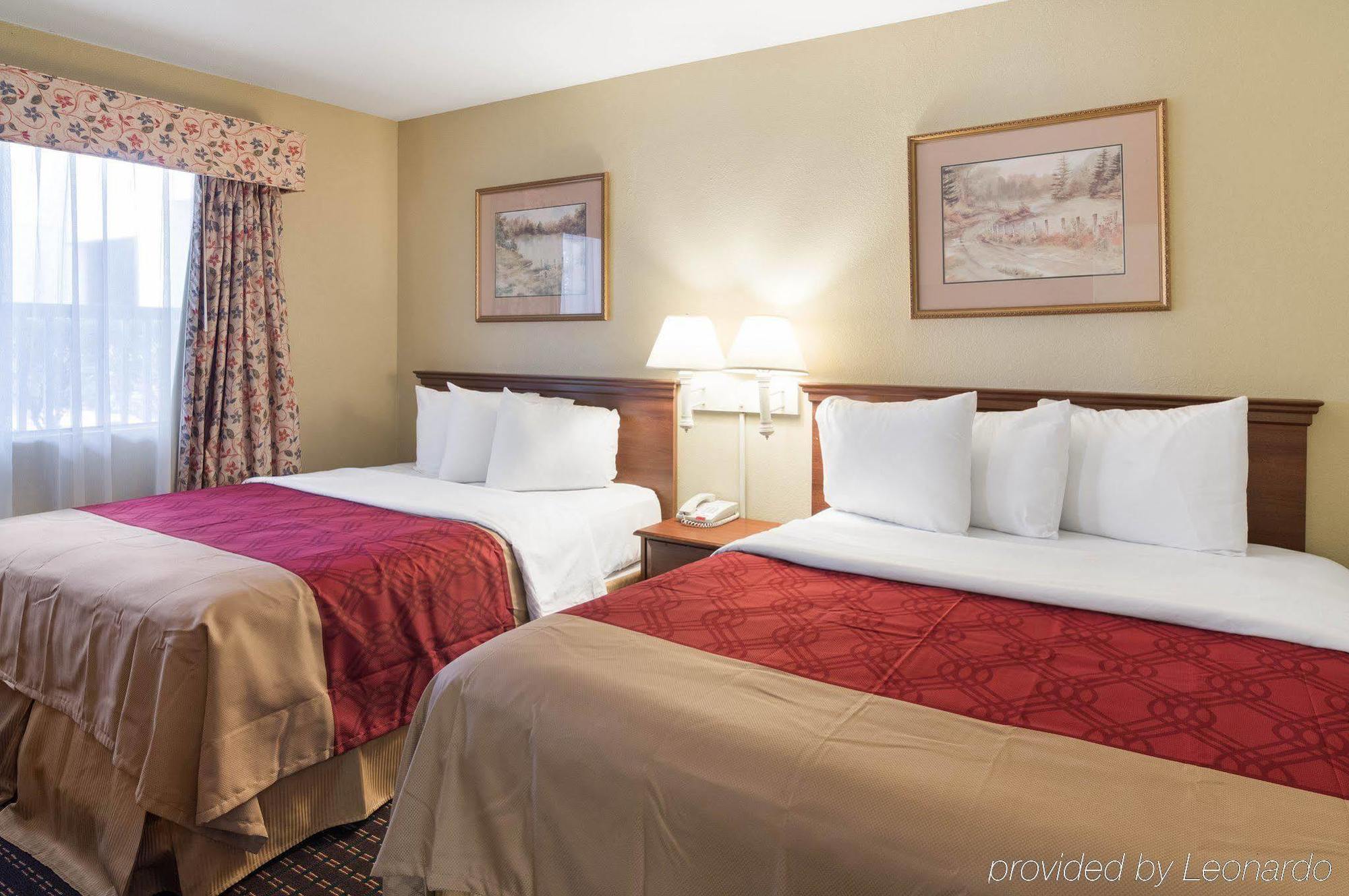 Econo Lodge Inn And Suites Arlington Exterior foto