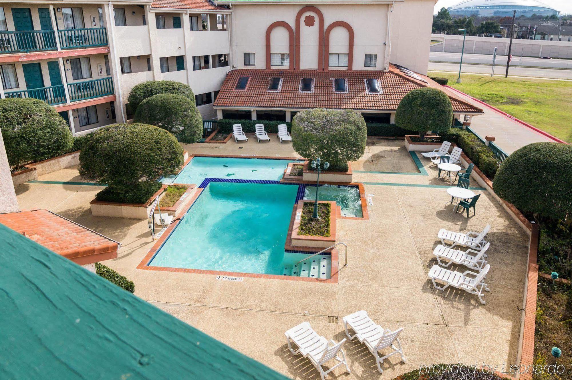 Econo Lodge Inn And Suites Arlington Exterior foto