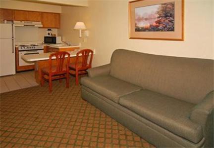 Econo Lodge Inn And Suites Arlington Quarto foto